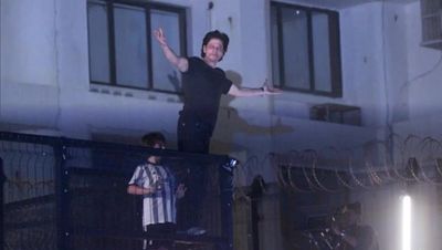 Entertainment: Shah Rukh Khan Turns 57, Greets Fans With His 'Signature Pose'