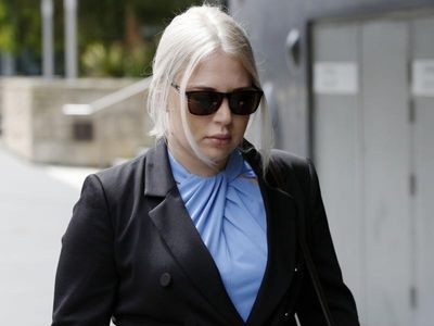 Daughter acquitted of father's stab murder