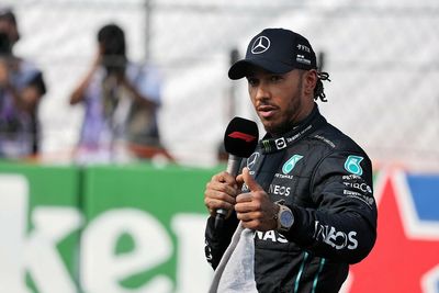 Mercedes will wait for F1 "quiet time" in winter to sort new Hamilton deal