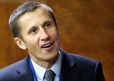 UK sanctions four Russian steel and petrochemical tycoons