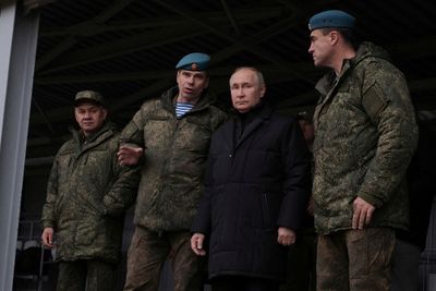 Putin calls for modernisation of Russian military weapons