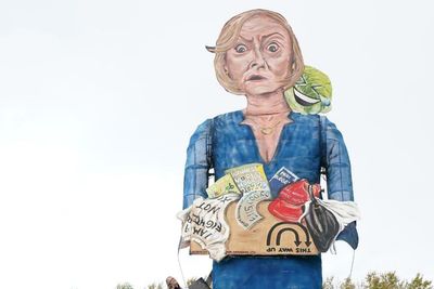 Liz Truss with crying lettuce on her shoulder unveiled as bonfire effigy