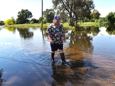 Hundreds evacuated as NSW clouds clear