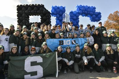 Lisa Breznau wins Big Ten Coach of the Year award