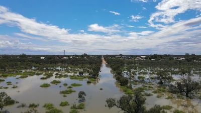 NSW State Emergency Service issues prepare-to-evacuate order for parts of Menindee