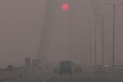 Delhi Pollution: Delhi Wakes Up To Thick Smog, Air Quality Index Dips To 'Severe'