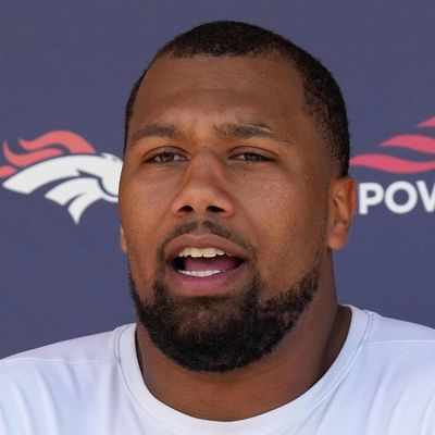 Bradley Chubb, Dolphins agree on 5-year, $119M contract extension