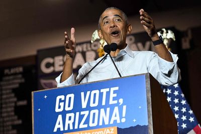 Barack Obama schools heckler about being ‘polite and civil’ at Arizona campaign event: ‘Set up your own rally’