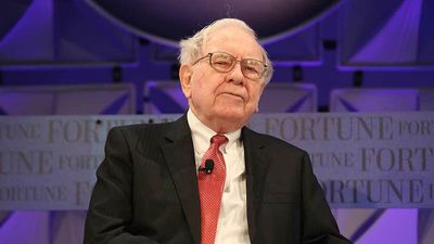 Berkshire Hathaway Earnings Top; Warren Buffett Was Net Buyer Of Stocks In Volatile Q3