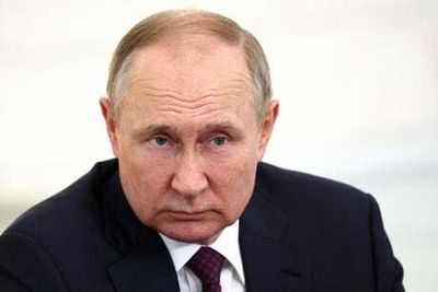 Vladimir Putin set to withdraw forces from Kherson in big setback for his Ukraine invasion - western officials