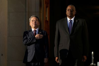 U.S., S.Korea pledge to seek new measures to demonstrate alliance's "determination and capabilities"