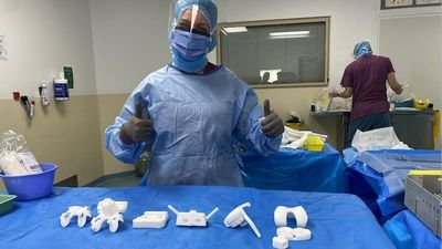 3D-printed custom knee replacement implant surgery at Maryvale Hospital