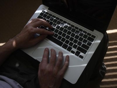 Police warn child sex scams rising in Vic