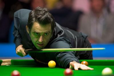 Ronnie O’Sullivan sails into Champion of Champions semi-finals