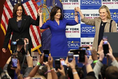 Harris, Clinton campaign for Hochul in NY governor's race