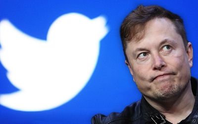 Twitter closes offices as staff told to prepare for mass layoffs