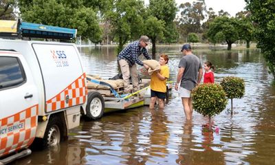 ‘A nervous wait’: parts of regional NSW brace for worst flooding in 70 years