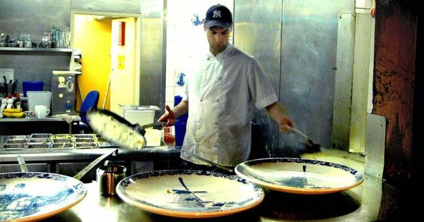 Lost Manchester city centre restaurant known for its 'massive plates' and 'curry pancakes'