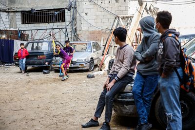 Cricket: The unlikely sport helping Syrian refugees in Lebanon