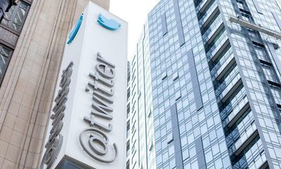 Twitter sued by former staff as Elon Musk begins mass sackings