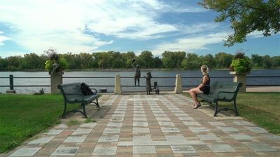 US midterms: Meeting voters along the Mississippi River