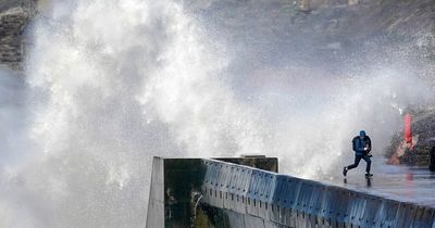 UK weather: 20 flood alerts as low-pressure weather system due to cause weekend deluge