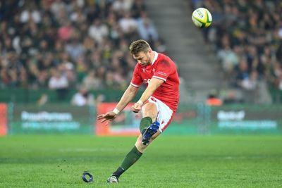 Wales fly-half Biggar joins French side Toulon