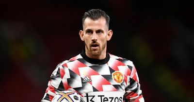 Eddie Howe confirms Martin Dubravka talks ahead of potential Manchester United loan recall