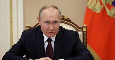 Vladimir Putin losing grip and facing regime collapse as Kremlin 'predators' circle