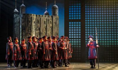 The Yeomen of the Guard review – tonal uncertainties but G&S update has plenty to enjoy