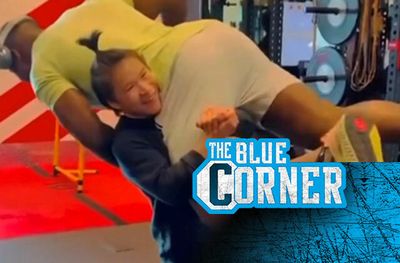 VIDEO: Whoa! Zhang Weili shows off incredible strength by lifting Francis Ngannou onto her shoulder