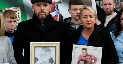 Family of murdered Irish boxer Kevin Sheehy protesting killer's move to UK prison outside the Dáil