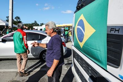 Brazil roadblocks dwindle as Bolsonaro starts handover