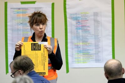 Former Milwaukee elections official charged with misconduct