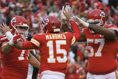 Chiefs OL coach Andy Heck evaluates play of Orlando Brown Jr., Andrew Wylie