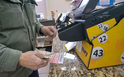 Powerball jackpot up to $1.6 billion, new lottery record