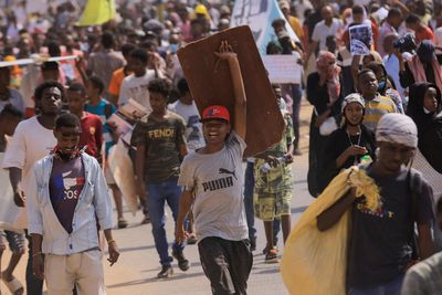 Sudanese factions break deadlock with talks over draft constitution