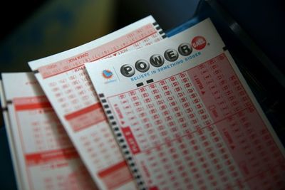 Powerball jackpot soars to world record $1.6 bn