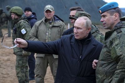 Putin endorses evacuation of Ukraine’s Kherson region