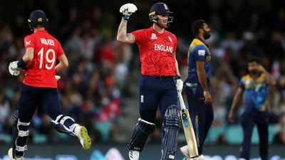 Australia out of T20 World Cup as England beat Sri Lanka by four wickets in tense SCG clash