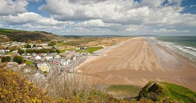 The 'ghost town' Welsh seaside resort with a world famous past that locals claim is just 'dead' out of season