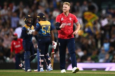 England fight back against Sri Lanka to set up chase of 142 to reach semi-finals