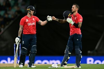 England into T20 World Cup semis as Australia eliminated