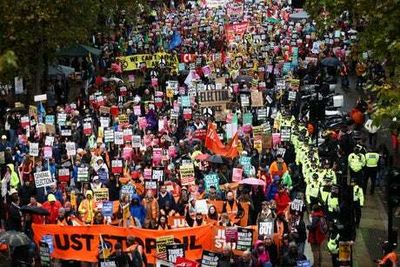 Thousands call for general election in London protest