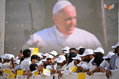 Pope holds Bahrain mass as death row families urge intervention