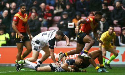 Makinson’s five tries leads England’s win over PNG to reach World Cup semi-final