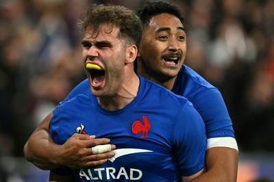 Penaud late try guides France to Australia win