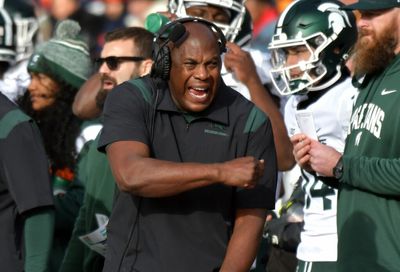 Michigan State football holds on to upset No. 16 Illinois on the road