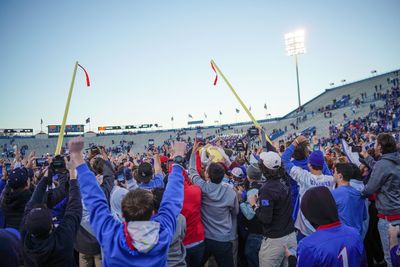 Kansas fans take down goalposts as Jayhawks become bowl-eligible