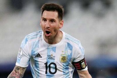 Lionel Messi suffers injury scare two weeks before World Cup as Alphonso Davies limps off for Bayern Munich